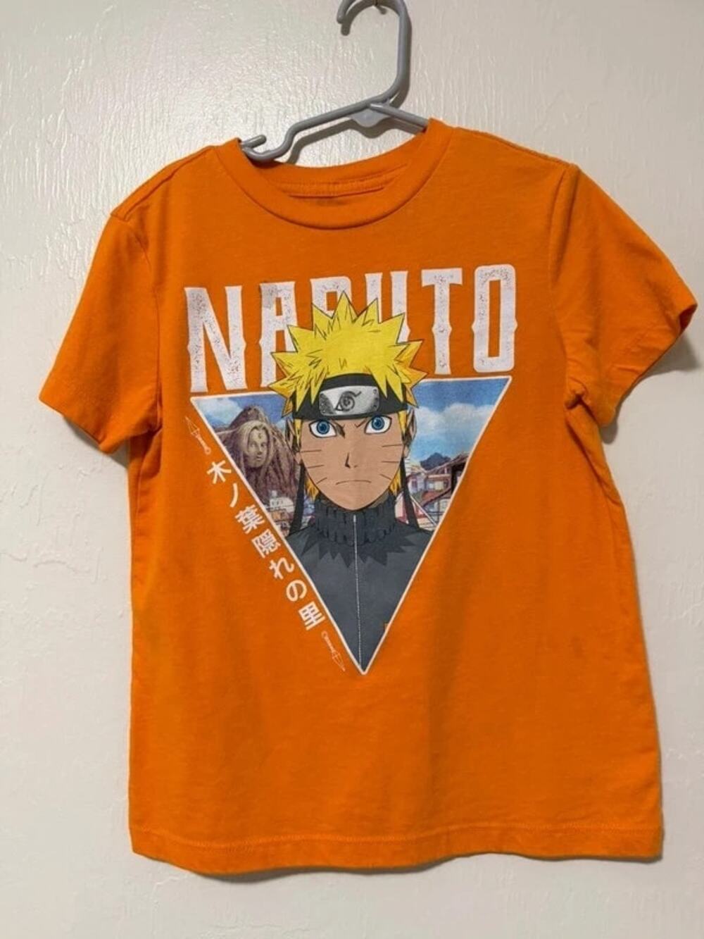 Boys size small Naruto graphic tshirt